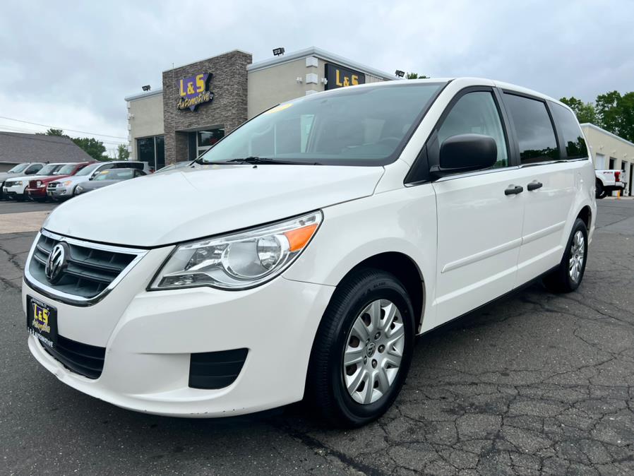 2012 Volkswagen Routan 4dr Wgn S, available for sale in Plantsville, Connecticut | L&S Automotive LLC. Plantsville, Connecticut