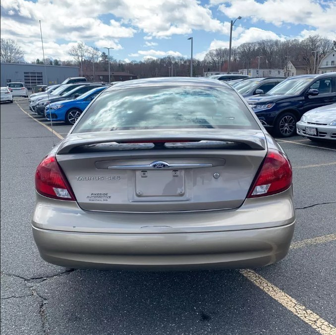 Used Ford Taurus 4dr Sdn SES Standard 2003 | Payless Auto Sale. South Hadley, Massachusetts
