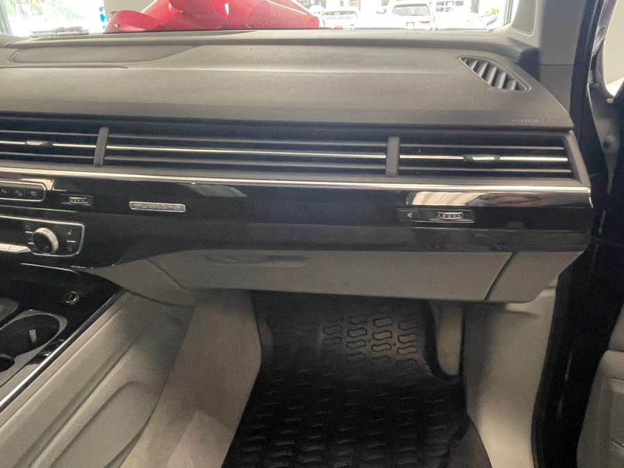 2019 Audi Q7 Prestige 55 TFSI quattro, available for sale in Inwood, New York | 5 Towns Drive. Inwood, New York 2019 Audi Q7 Prestige 55 TFSI quattro, available for sale in Inwood, New York | 5 Towns Drive. Inwood, New York