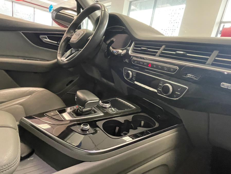 2019 Audi Q7 Prestige 55 TFSI quattro, available for sale in Inwood, New York | 5 Towns Drive. Inwood, New York 2019 Audi Q7 Prestige 55 TFSI quattro, available for sale in Inwood, New York | 5 Towns Drive. Inwood, New York