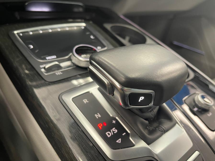 2019 Audi Q7 Prestige 55 TFSI quattro, available for sale in Inwood, New York | 5 Towns Drive. Inwood, New York 2019 Audi Q7 Prestige 55 TFSI quattro, available for sale in Inwood, New York | 5 Towns Drive. Inwood, New York