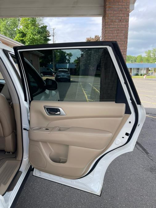 Used Nissan Pathfinder 4WD 4dr SV 2013 | Supreme Automotive. New Britain, Connecticut Used Nissan Pathfinder 4WD 4dr SV 2013 | Supreme Automotive. New Britain, Connecticut