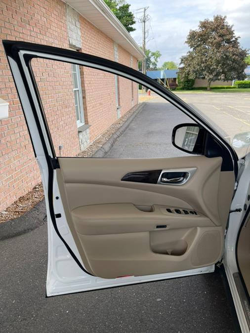 Used Nissan Pathfinder 4WD 4dr SV 2013 | Supreme Automotive. New Britain, Connecticut Used Nissan Pathfinder 4WD 4dr SV 2013 | Supreme Automotive. New Britain, Connecticut