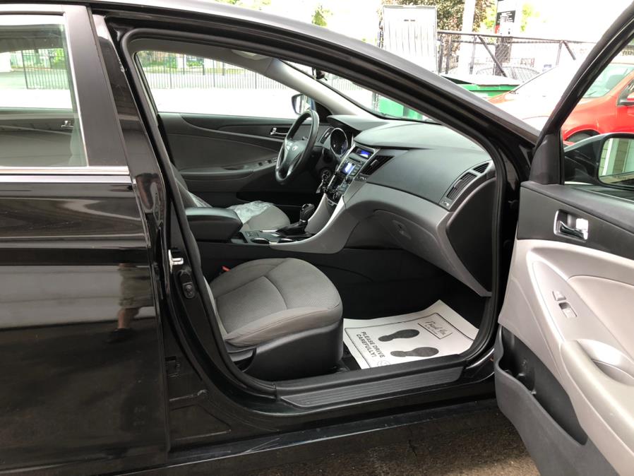 2013 Hyundai Sonata 4dr Sdn 2.4L Auto GLS, available for sale in Springfield, Massachusetts | Jordan Auto Sales. Springfield, Massachusetts 2013 Hyundai Sonata 4dr Sdn 2.4L Auto GLS, available for sale in Springfield, Massachusetts | Jordan Auto Sales. Springfield, Massachusetts