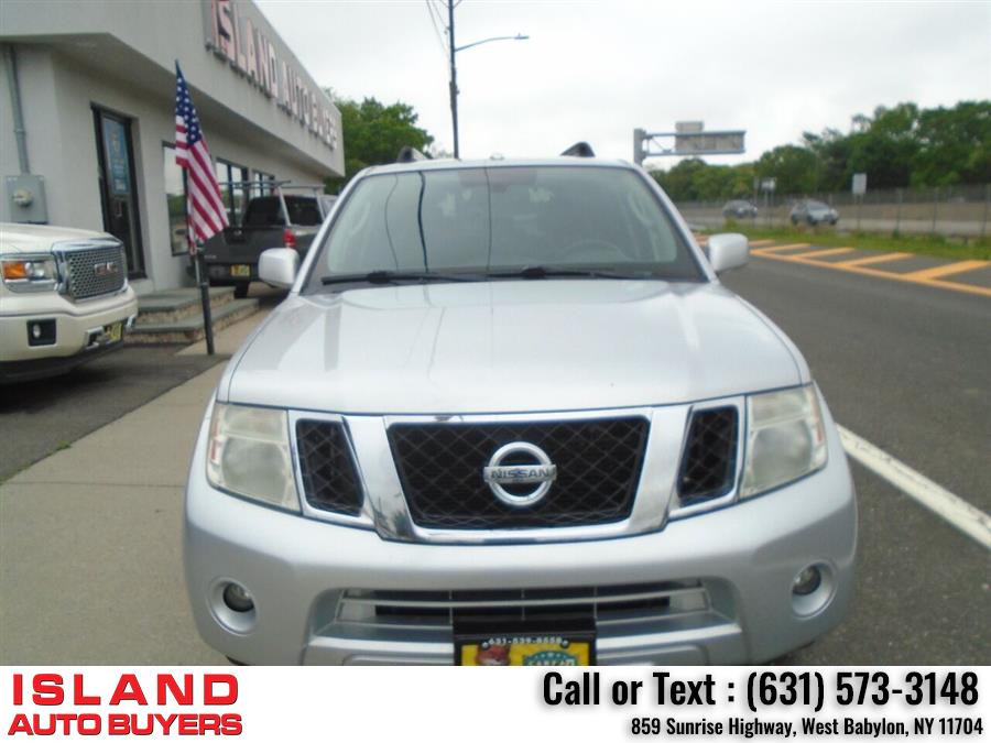 Used Nissan Pathfinder Silver Edition 4x4 4dr SUV 2011 | Island Auto Buyers. West Babylon, New York Used Nissan Pathfinder Silver Edition 4x4 4dr SUV 2011 | Island Auto Buyers. West Babylon, New York
