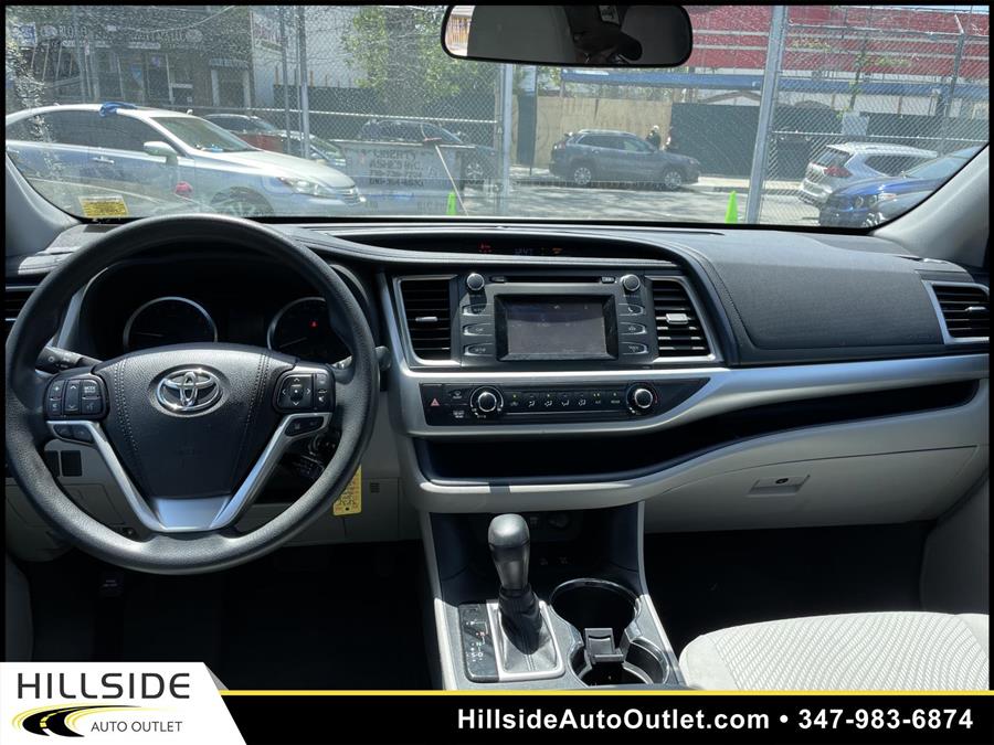 Used Toyota Highlander LE 2018 | Hillside Auto Outlet. Jamaica, New York Used Toyota Highlander LE 2018 | Hillside Auto Outlet. Jamaica, New York