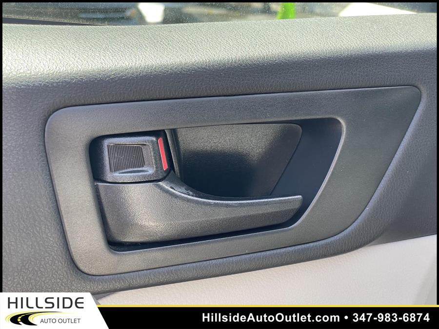 Used Toyota Highlander LE 2018 | Hillside Auto Outlet. Jamaica, New York Used Toyota Highlander LE 2018 | Hillside Auto Outlet. Jamaica, New York