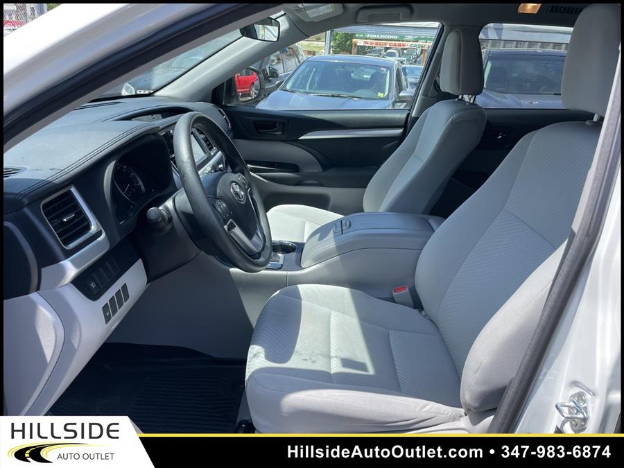 Used Toyota Highlander LE 2018 | Hillside Auto Outlet. Jamaica, New York Used Toyota Highlander LE 2018 | Hillside Auto Outlet. Jamaica, New York