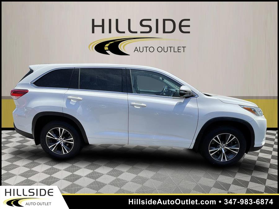 Used Toyota Highlander LE 2018 | Hillside Auto Outlet. Jamaica, New York Used Toyota Highlander LE 2018 | Hillside Auto Outlet. Jamaica, New York