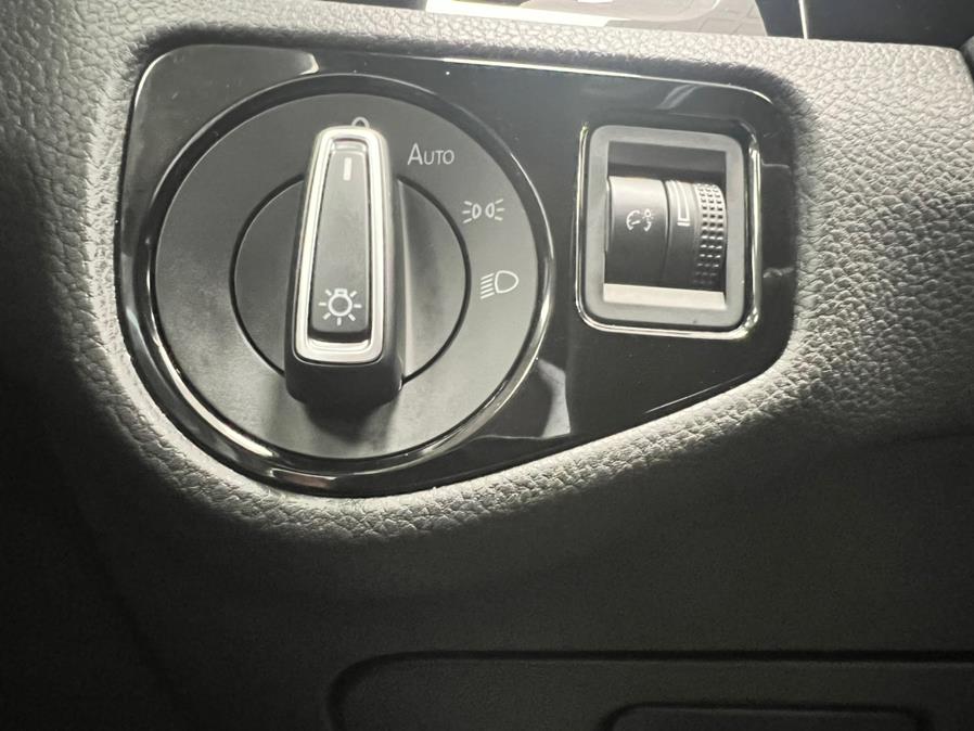 2017 Volkswagen Golf R 4-Door Manual w/DCC/Nav, available for sale in Massapequa Park, New York | Power Motors East. Massapequa Park, New York 2017 Volkswagen Golf R 4-Door Manual w/DCC/Nav, available for sale in Massapequa Park, New York | Power Motors East. Massapequa Park, New York