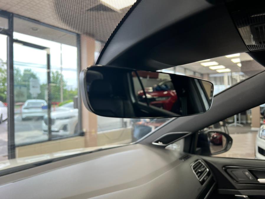 2017 Volkswagen Golf R 4-Door Manual w/DCC/Nav, available for sale in Massapequa Park, New York | Power Motors East. Massapequa Park, New York 2017 Volkswagen Golf R 4-Door Manual w/DCC/Nav, available for sale in Massapequa Park, New York | Power Motors East. Massapequa Park, New York