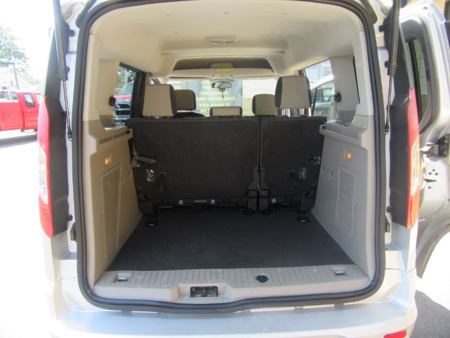 Used Ford Transit Connect Wagon 4dr Wgn SWB XLT w/Rear Liftgate 2016 | Royalty Auto Sales. Little Ferry, New Jersey Used Ford Transit Connect Wagon 4dr Wgn SWB XLT w/Rear Liftgate 2016 | Royalty Auto Sales. Little Ferry, New Jersey