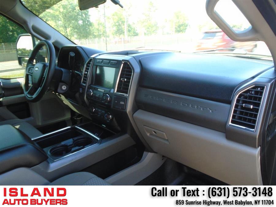 Used Ford F-350 Super Duty XLT 4x4 4dr Crew Cab 6.8 ft. SB SRW Pickup 2017 | Island Auto Buyers. West Babylon, New York Used Ford F-350 Super Duty XLT 4x4 4dr Crew Cab 6.8 ft. SB SRW Pickup 2017 | Island Auto Buyers. West Babylon, New York