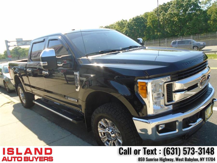Used Ford F-350 Super Duty XLT 4x4 4dr Crew Cab 6.8 ft. SB SRW Pickup 2017 | Island Auto Buyers. West Babylon, New York Used Ford F-350 Super Duty XLT 4x4 4dr Crew Cab 6.8 ft. SB SRW Pickup 2017 | Island Auto Buyers. West Babylon, New York