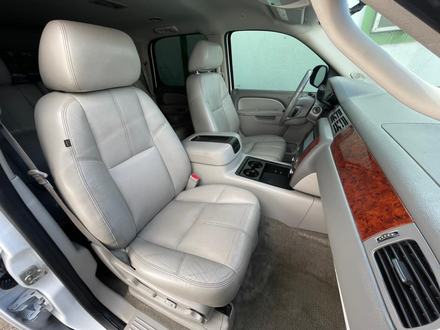 Used Chevrolet Tahoe 2WD 4dr LT 2014 | Green Light Auto. Corona, California Used Chevrolet Tahoe 2WD 4dr LT 2014 | Green Light Auto. Corona, California