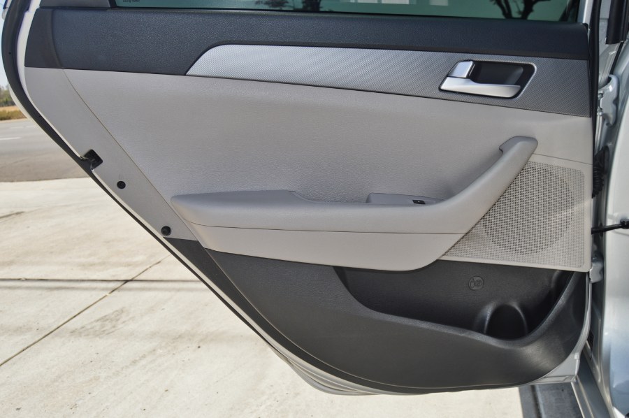 2015 Hyundai Sonata 4dr Sdn 2.4L SE, available for sale in Moreno Valley, California | Fusion Motors Inc. Moreno Valley, California 2015 Hyundai Sonata 4dr Sdn 2.4L SE, available for sale in Moreno Valley, California | Fusion Motors Inc. Moreno Valley, California