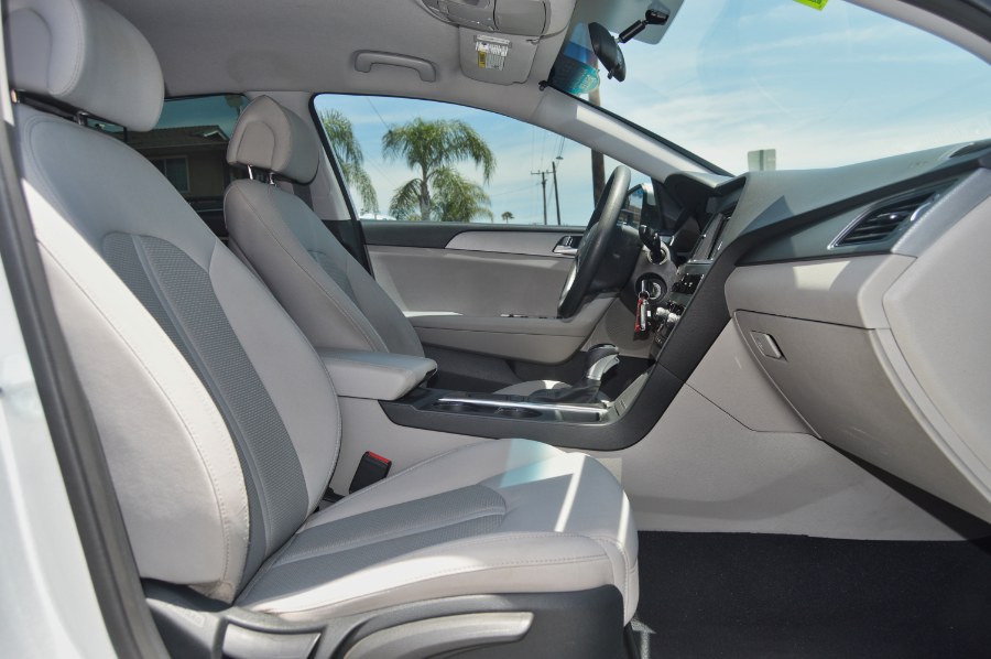 2015 Hyundai Sonata 4dr Sdn 2.4L SE, available for sale in Moreno Valley, California | Fusion Motors Inc. Moreno Valley, California 2015 Hyundai Sonata 4dr Sdn 2.4L SE, available for sale in Moreno Valley, California | Fusion Motors Inc. Moreno Valley, California