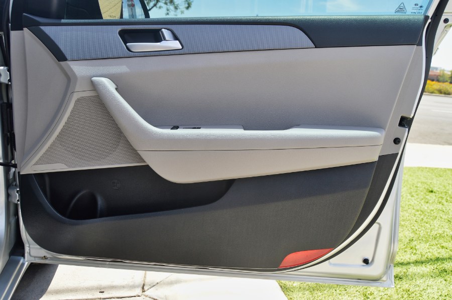 2015 Hyundai Sonata 4dr Sdn 2.4L SE, available for sale in Moreno Valley, California | Fusion Motors Inc. Moreno Valley, California 2015 Hyundai Sonata 4dr Sdn 2.4L SE, available for sale in Moreno Valley, California | Fusion Motors Inc. Moreno Valley, California