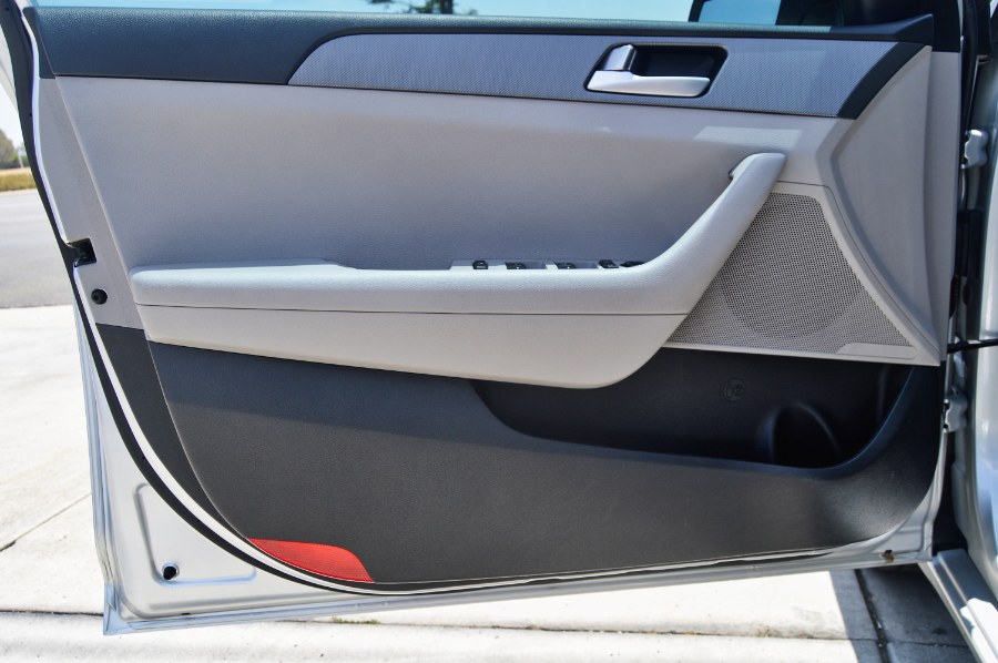 2015 Hyundai Sonata 4dr Sdn 2.4L SE, available for sale in Moreno Valley, California | Fusion Motors Inc. Moreno Valley, California 2015 Hyundai Sonata 4dr Sdn 2.4L SE, available for sale in Moreno Valley, California | Fusion Motors Inc. Moreno Valley, California