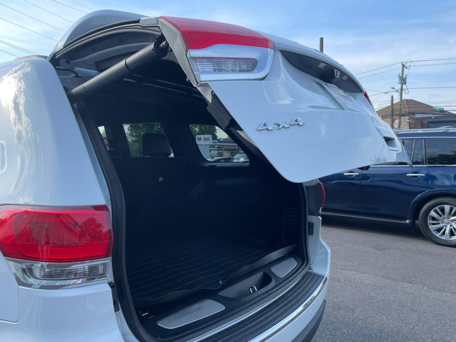 2016 Jeep Grand Cherokee Limited. CLEAN CARFAX!, available for sale in Elmont, New York | Sunrise of Elmont. Elmont, New York 2016 Jeep Grand Cherokee Limited. CLEAN CARFAX!, available for sale in Elmont, New York | Sunrise of Elmont. Elmont, New York