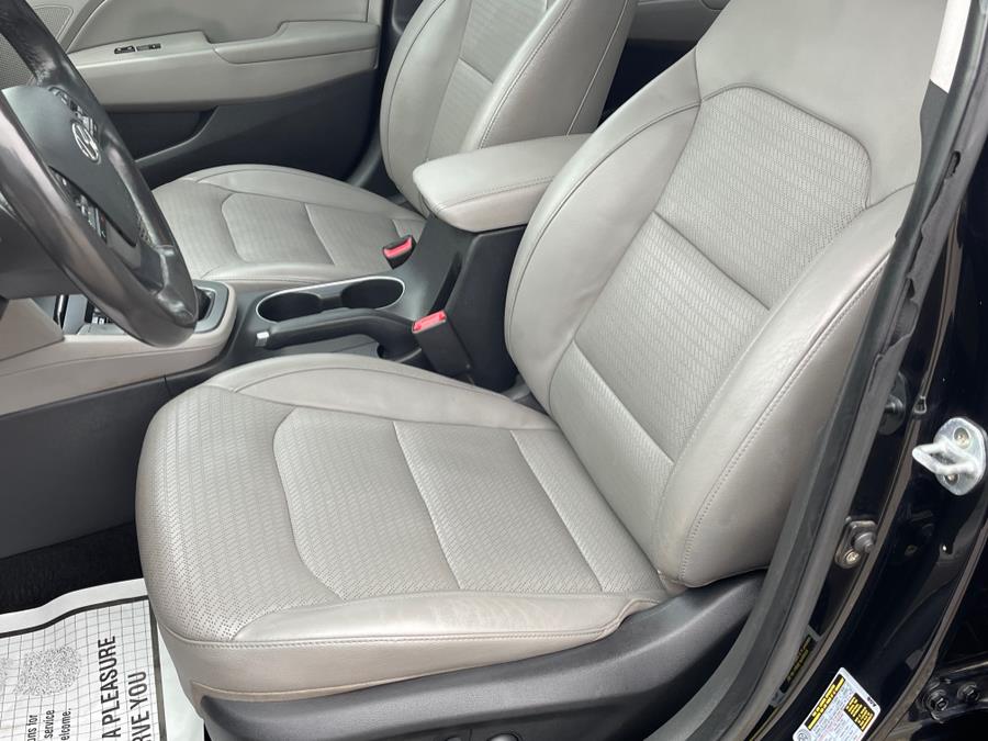 2017 Hyundai Elantra LIMITED, available for sale in Darien, Wisconsin | Geneva Motor Cars. Darien, Wisconsin 2017 Hyundai Elantra LIMITED, available for sale in Darien, Wisconsin | Geneva Motor Cars. Darien, Wisconsin