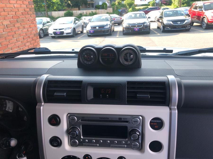 2012 Toyota FJ Cruiser 4WD 4dr Auto, available for sale in Waterbury, Connecticut | National Auto Brokers, Inc.. Waterbury, Connecticut 2012 Toyota FJ Cruiser 4WD 4dr Auto, available for sale in Waterbury, Connecticut | National Auto Brokers, Inc.. Waterbury, Connecticut