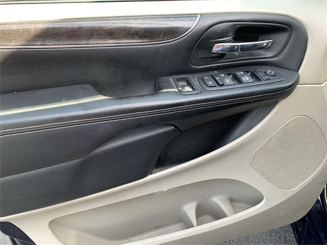 2016 Chrysler Town & Country Touring, available for sale in Stratford, Connecticut | Wiz Leasing Inc. Stratford, Connecticut 2016 Chrysler Town & Country Touring, available for sale in Stratford, Connecticut | Wiz Leasing Inc. Stratford, Connecticut