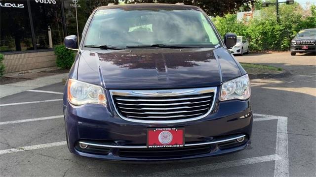 2016 Chrysler Town & Country Touring, available for sale in Stratford, Connecticut | Wiz Leasing Inc. Stratford, Connecticut 2016 Chrysler Town & Country Touring, available for sale in Stratford, Connecticut | Wiz Leasing Inc. Stratford, Connecticut