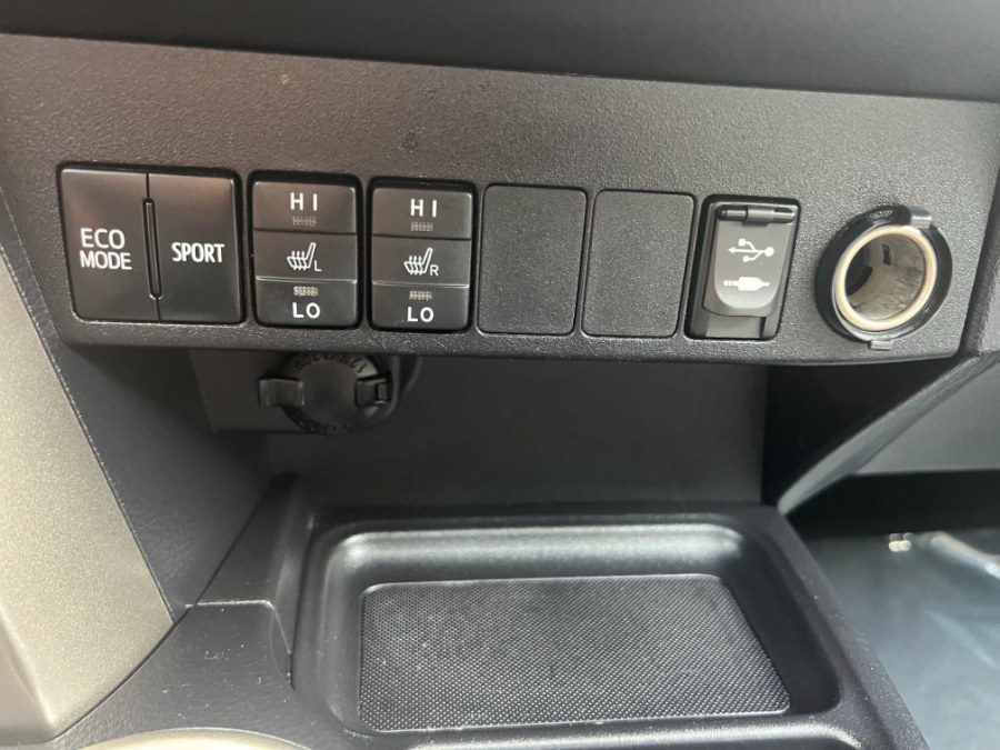 Used Toyota RAV4 AWD 4dr Limited (Natl) 2015 | Bristol Auto Center LLC. Bristol, Connecticut Used Toyota RAV4 AWD 4dr Limited (Natl) 2015 | Bristol Auto Center LLC. Bristol, Connecticut