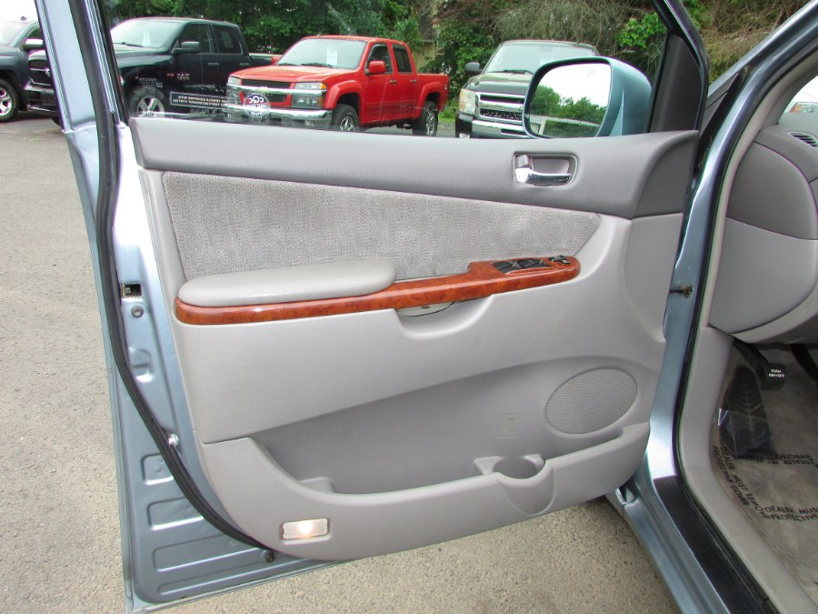 2005 Toyota Sienna 5dr XLE FWD 7-Passenger, available for sale in East Windsor, Connecticut | United Auto Sales of E Windsor, Inc. East Windsor, Connecticut 2005 Toyota Sienna 5dr XLE FWD 7-Passenger, available for sale in East Windsor, Connecticut | United Auto Sales of E Windsor, Inc. East Windsor, Connecticut