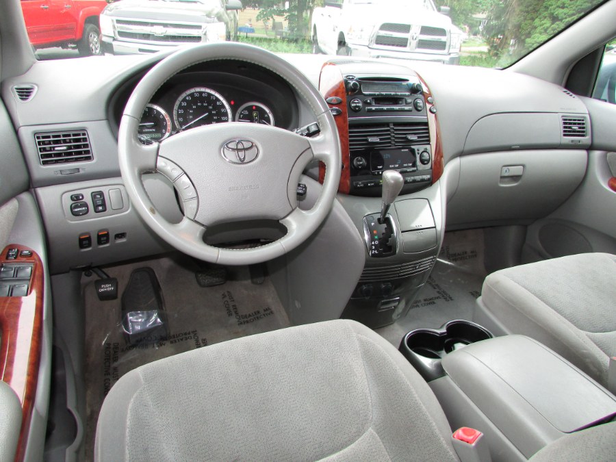 2005 Toyota Sienna 5dr XLE FWD 7-Passenger, available for sale in East Windsor, Connecticut | United Auto Sales of E Windsor, Inc. East Windsor, Connecticut 2005 Toyota Sienna 5dr XLE FWD 7-Passenger, available for sale in East Windsor, Connecticut | United Auto Sales of E Windsor, Inc. East Windsor, Connecticut