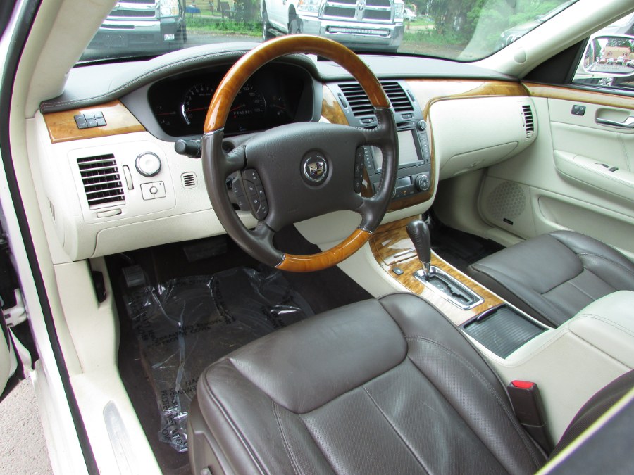 2009 Cadillac DTS 4dr Sdn w/1SA, available for sale in East Windsor, Connecticut | United Auto Sales of E Windsor, Inc. East Windsor, Connecticut 2009 Cadillac DTS 4dr Sdn w/1SA, available for sale in East Windsor, Connecticut | United Auto Sales of E Windsor, Inc. East Windsor, Connecticut