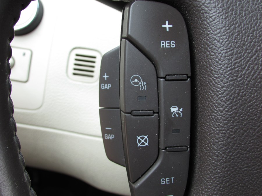 2009 Cadillac DTS 4dr Sdn w/1SA, available for sale in East Windsor, Connecticut | United Auto Sales of E Windsor, Inc. East Windsor, Connecticut 2009 Cadillac DTS 4dr Sdn w/1SA, available for sale in East Windsor, Connecticut | United Auto Sales of E Windsor, Inc. East Windsor, Connecticut