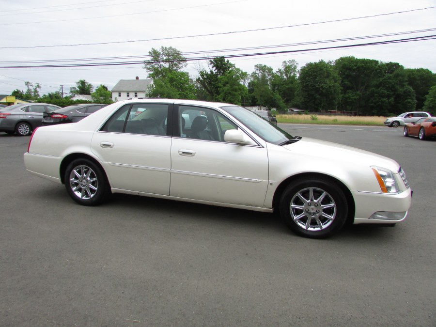 2009 Cadillac DTS 4dr Sdn w/1SA, available for sale in East Windsor, Connecticut | United Auto Sales of E Windsor, Inc. East Windsor, Connecticut 2009 Cadillac DTS 4dr Sdn w/1SA, available for sale in East Windsor, Connecticut | United Auto Sales of E Windsor, Inc. East Windsor, Connecticut
