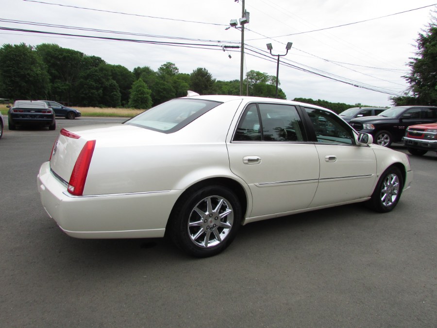 2009 Cadillac DTS 4dr Sdn w/1SA, available for sale in East Windsor, Connecticut | United Auto Sales of E Windsor, Inc. East Windsor, Connecticut 2009 Cadillac DTS 4dr Sdn w/1SA, available for sale in East Windsor, Connecticut | United Auto Sales of E Windsor, Inc. East Windsor, Connecticut