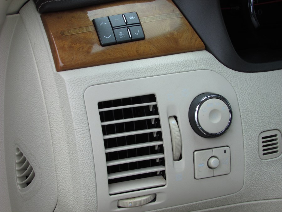 2009 Cadillac DTS 4dr Sdn w/1SA, available for sale in East Windsor, Connecticut | United Auto Sales of E Windsor, Inc. East Windsor, Connecticut 2009 Cadillac DTS 4dr Sdn w/1SA, available for sale in East Windsor, Connecticut | United Auto Sales of E Windsor, Inc. East Windsor, Connecticut