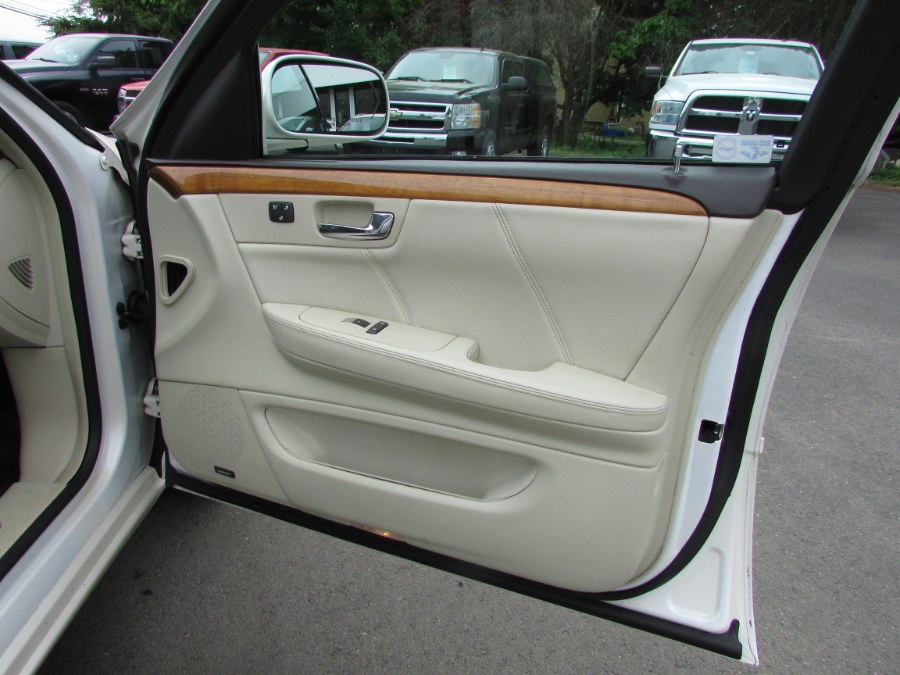 2009 Cadillac DTS 4dr Sdn w/1SA, available for sale in East Windsor, Connecticut | United Auto Sales of E Windsor, Inc. East Windsor, Connecticut 2009 Cadillac DTS 4dr Sdn w/1SA, available for sale in East Windsor, Connecticut | United Auto Sales of E Windsor, Inc. East Windsor, Connecticut