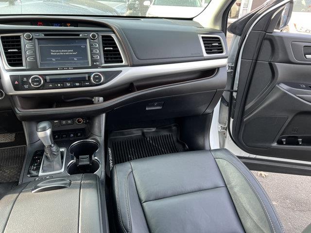 Used Toyota Highlander XLE 2018 | NY Luxury Motors. Elmont, New York Used Toyota Highlander XLE 2018 | NY Luxury Motors. Elmont, New York