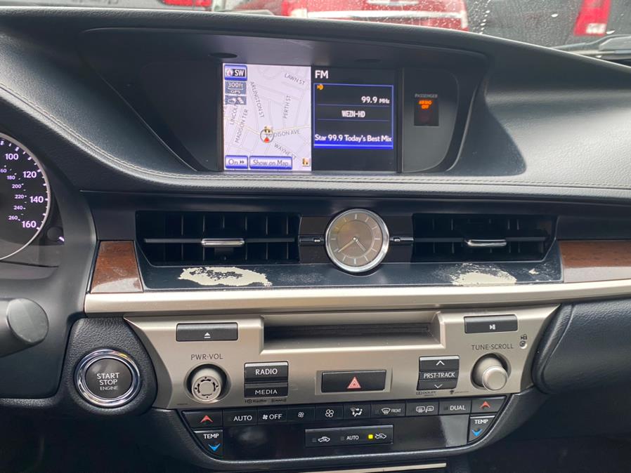 Used Lexus ES 350 4dr Sdn 2013 | CT Auto. Bridgeport, Connecticut Used Lexus ES 350 4dr Sdn 2013 | CT Auto. Bridgeport, Connecticut