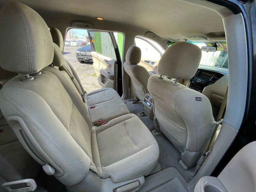 Used Nissan Pathfinder 2WD 4dr S *Ltd Avail* 2015 | Green Light Auto. Corona, California Used Nissan Pathfinder 2WD 4dr S *Ltd Avail* 2015 | Green Light Auto. Corona, California