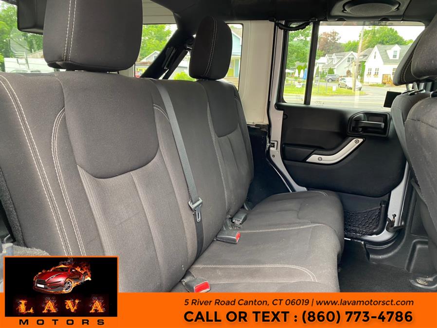 Used Jeep Wrangler Unlimited 4WD 4dr Sahara 2014 | Lava Motors. Canton, Connecticut Used Jeep Wrangler Unlimited 4WD 4dr Sahara 2014 | Lava Motors. Canton, Connecticut