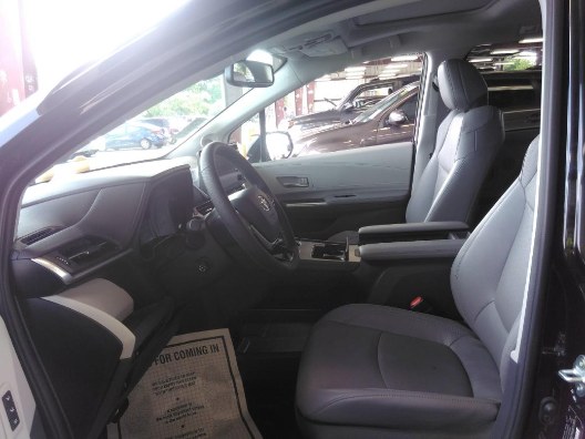 Used Toyota Sienna Platinum FWD 7-Passenger (Natl) 2021 | Brooklyn Auto Mall LLC. Brooklyn, New York Used Toyota Sienna Platinum FWD 7-Passenger (Natl) 2021 | Brooklyn Auto Mall LLC. Brooklyn, New York