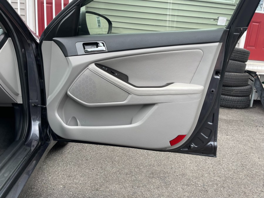 Used Kia Optima 4dr Sdn 2.4L Auto EX 2011 | DZ Automall. Paterson, New Jersey Used Kia Optima 4dr Sdn 2.4L Auto EX 2011 | DZ Automall. Paterson, New Jersey