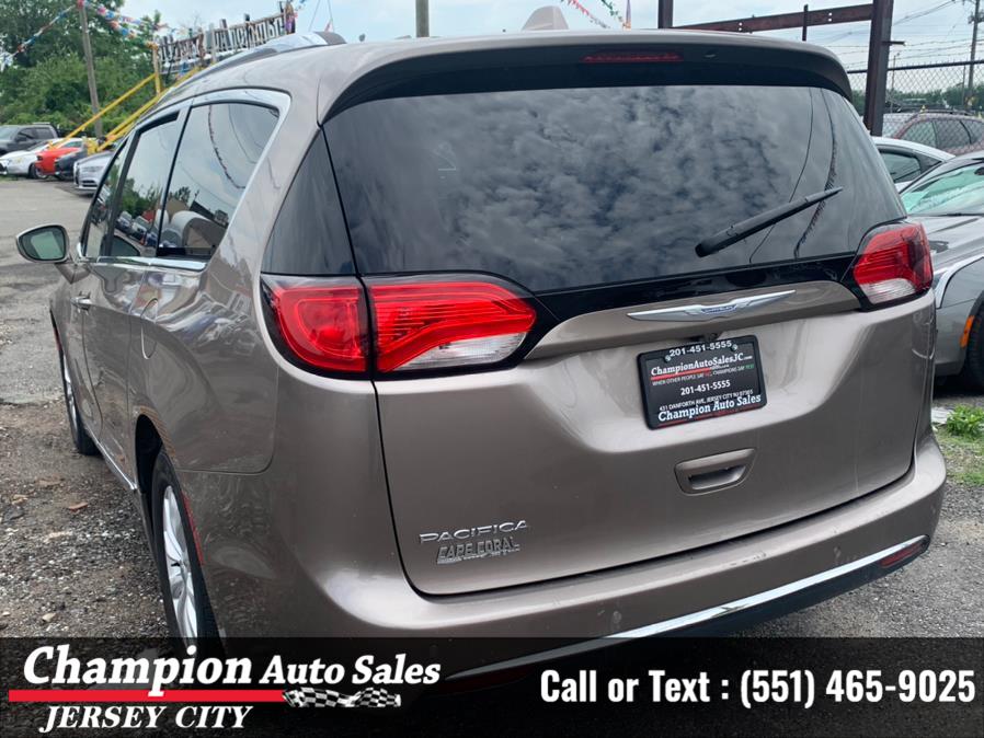 Used Chrysler Pacifica Touring L FWD 2018 | Champion Auto Sales. Jersey City, New Jersey