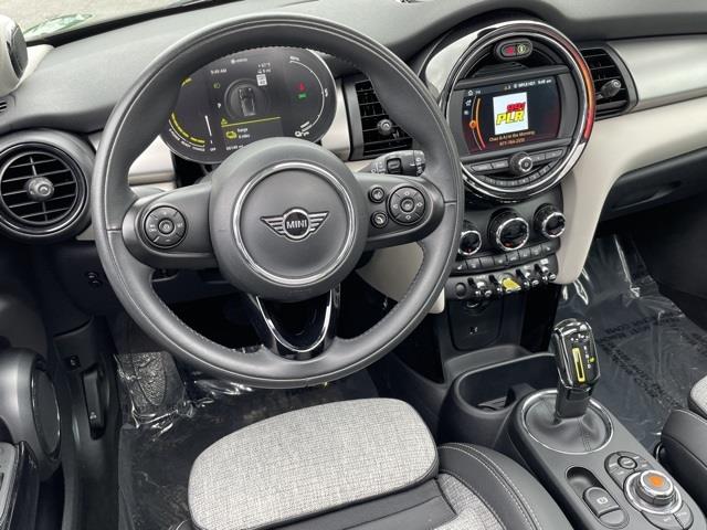 Used Mini Cooper Electric Signature Plus 2020 | Blasius of Danbury. Danbury, Connecticut Used Mini Cooper Electric Signature Plus 2020 | Blasius of Danbury. Danbury, Connecticut