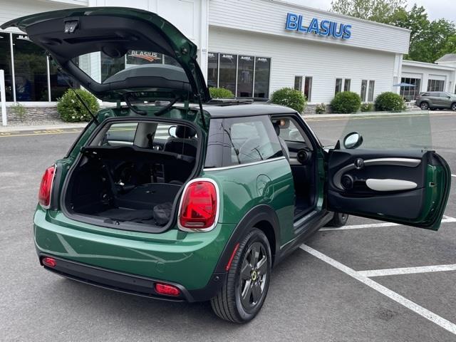 Used Mini Cooper Electric Signature Plus 2020 | Blasius of Danbury. Danbury, Connecticut Used Mini Cooper Electric Signature Plus 2020 | Blasius of Danbury. Danbury, Connecticut