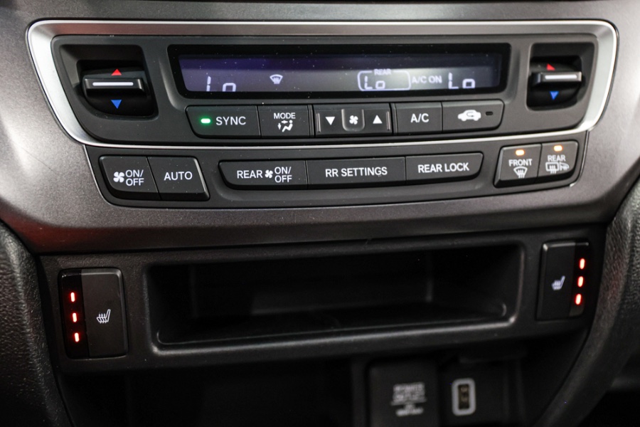 Used Honda Pilot EX-L AWD 2020 | 26 Motors Long Island. ELMONT, New York Used Honda Pilot EX-L AWD 2020 | 26 Motors Long Island. ELMONT, New York