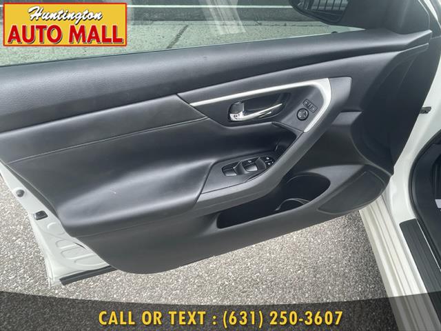 Used Nissan Altima 2.5 Sedan SR 2017 | Huntington Auto Mall. Huntington Station, New York Used Nissan Altima 2.5 Sedan SR 2017 | Huntington Auto Mall. Huntington Station, New York