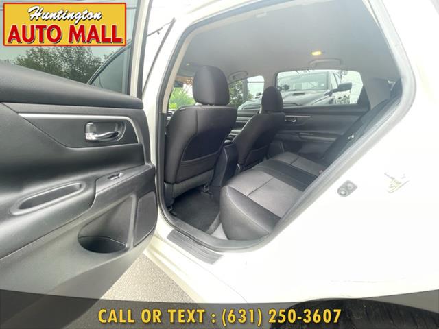 Used Nissan Altima 2.5 Sedan SR 2017 | Huntington Auto Mall. Huntington Station, New York Used Nissan Altima 2.5 Sedan SR 2017 | Huntington Auto Mall. Huntington Station, New York