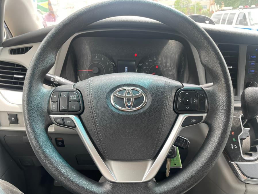 Used Toyota Sienna LE 8-Passenger (Natl) 2017 | Sylhet Motors Inc.. Jamaica, New York Used Toyota Sienna LE 8-Passenger (Natl) 2017 | Sylhet Motors Inc.. Jamaica, New York